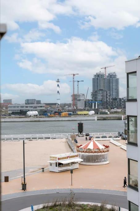 Juan - Stijlvol Appartement Met Uitzicht Op De Kaai Ostende Exterior foto