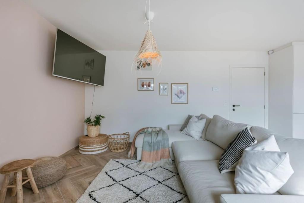 Juan - Stijlvol Appartement Met Uitzicht Op De Kaai Ostende Exterior foto