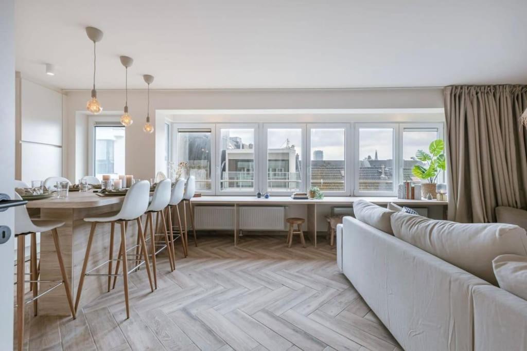 Juan - Stijlvol Appartement Met Uitzicht Op De Kaai Ostende Exterior foto